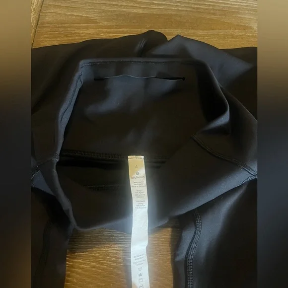 Lululemon Black Cropped Leggings - Picture 4 of 4